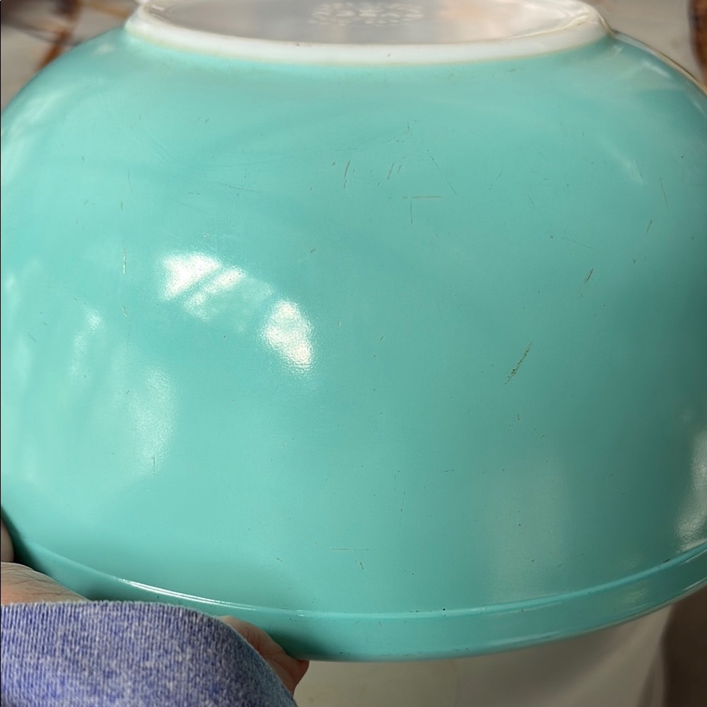 Pyrex Vintage 4qt Mixing Bowl - Picture 7 of 7